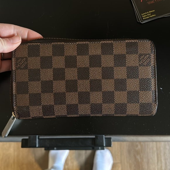 Louis Vuitton Handbags - Authentic LV Damier Ebene Zippy Wallet